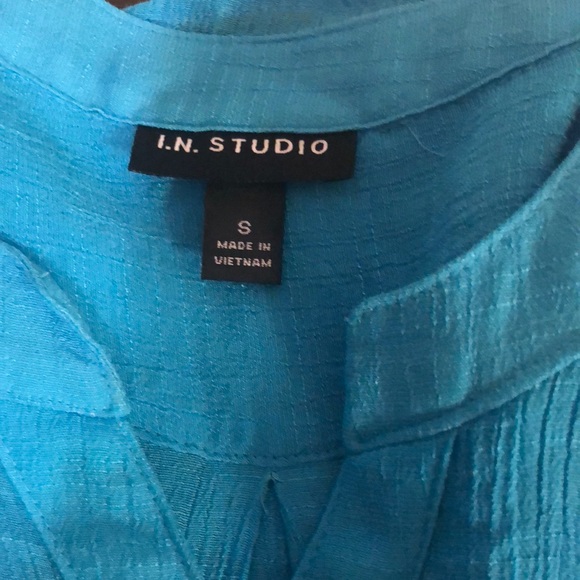 I.N. STUDIO Vibrant Dressy Top - Picture 3 of 3